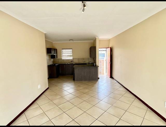 3 BEDROOM TOWNHOUSE FOR SALE IN THE REEDS